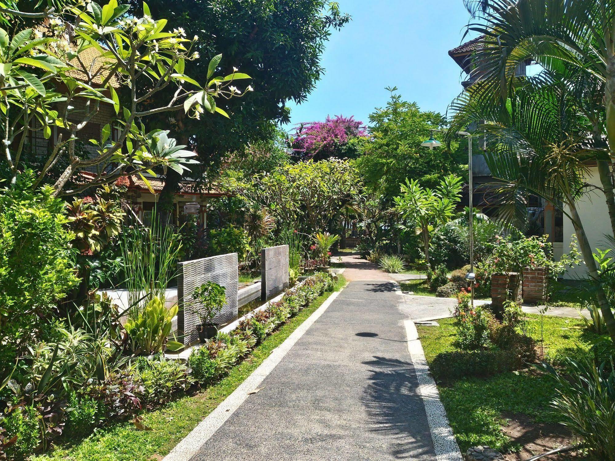 Lovina Beach Hotel Dış mekan fotoğraf